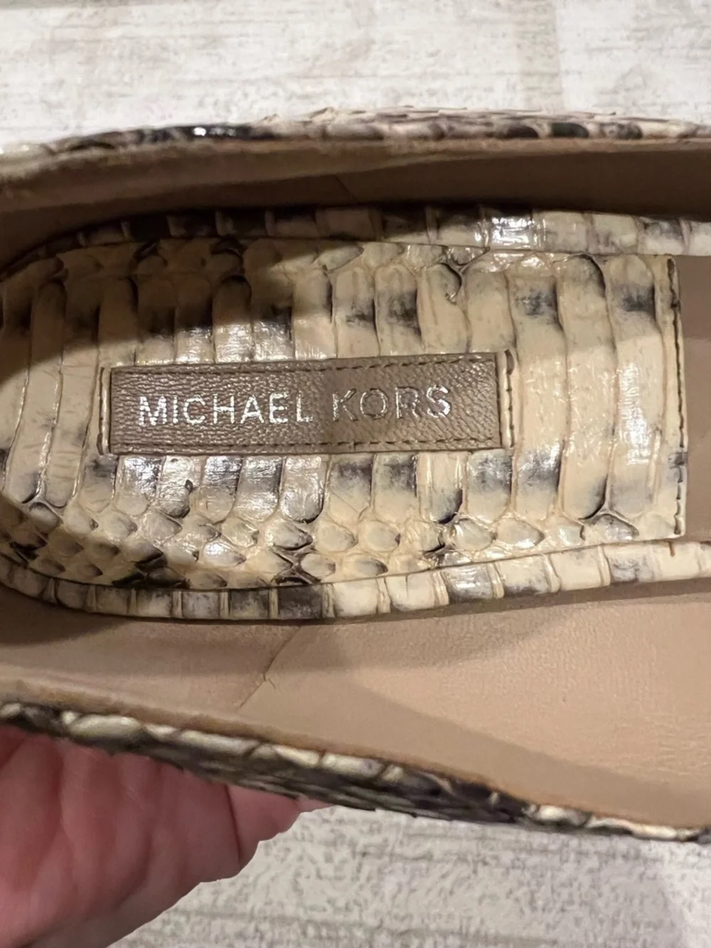 Michael Kors Vero Cuoio Avra Snake-Embossed Pointed Toe Stiletto - White & Beige - Picture 2 of 7